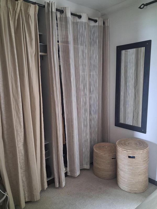 1 Bedroom Property for Sale in Vredehoek Western Cape